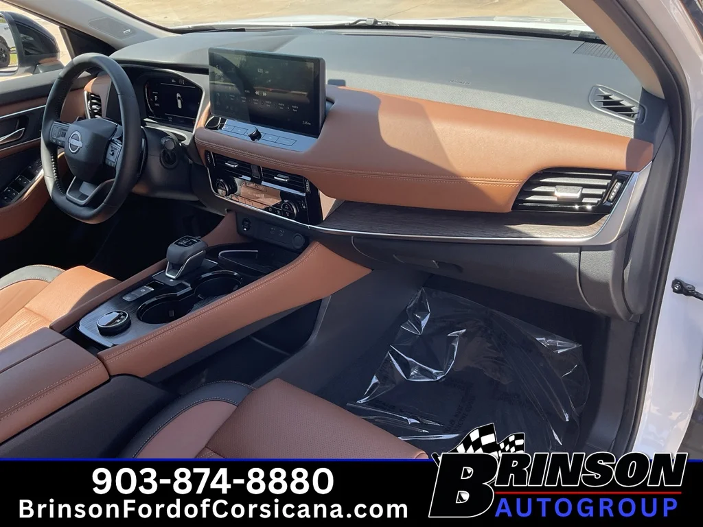 Used 2026 Everest White Pearl/Super Black Nissan Platinum image 24