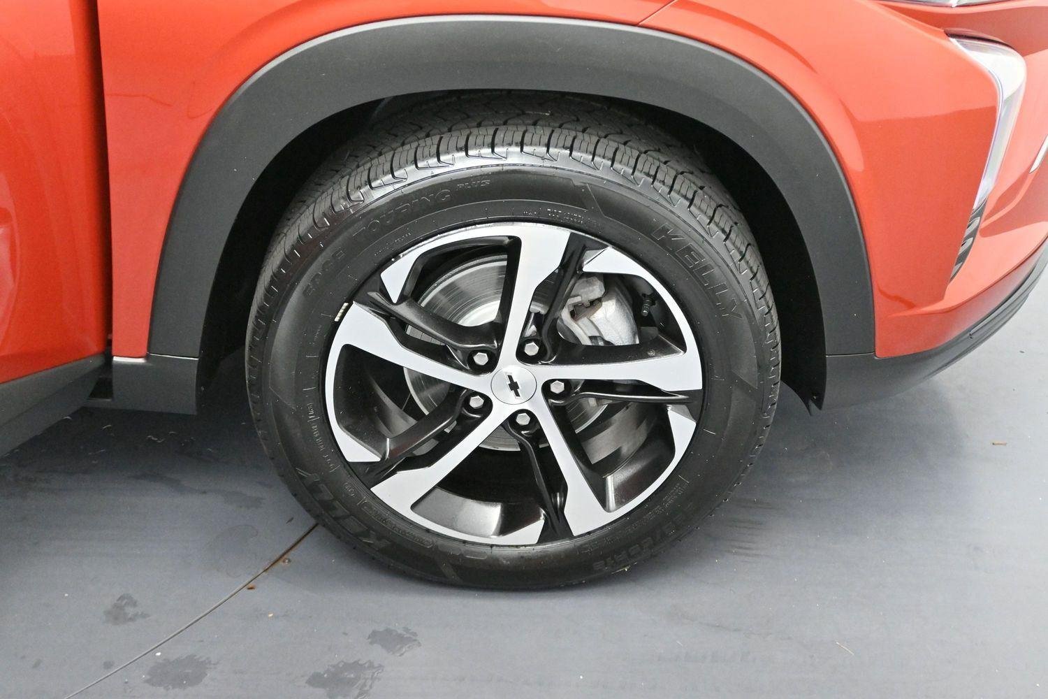 Used 2024 Cayenne Orange Metallic Chevrolet 1RS image 32