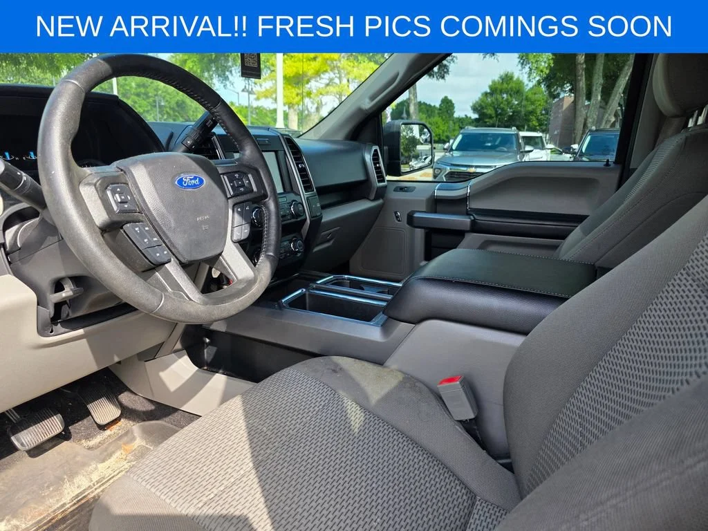 Used 2019  Ford XL image 7
