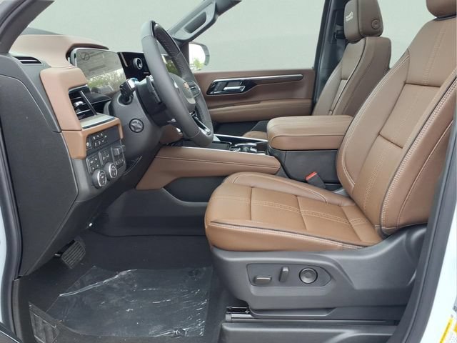 New 2026 Polar White Tricoat Chevrolet High Country image 17