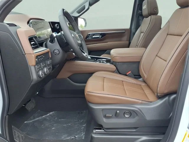 New 2026 Polar White Tricoat Chevrolet High Country image 17