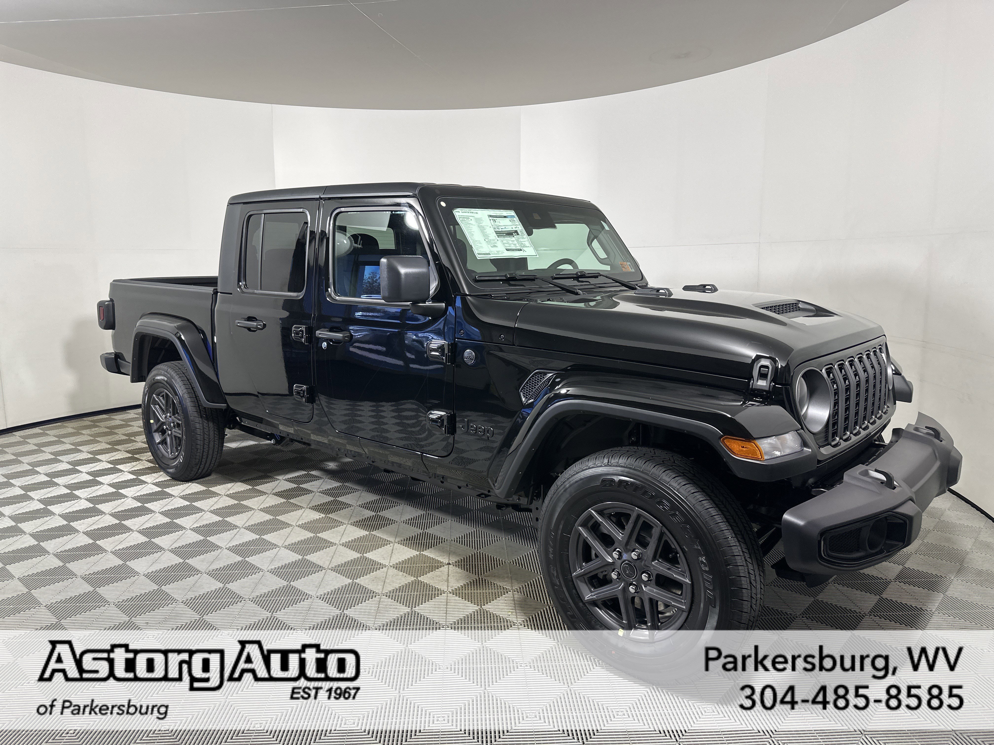 2025 Jeep Gladiator Sport S Auto's photo
