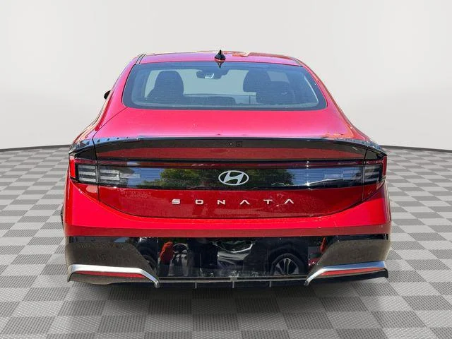 Used 2024 Ultimate red Hyundai SEL image 4