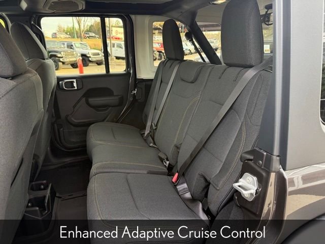 New 2026 Granite Crystal Metallic Clear-Coat Exterior Paint Jeep Sport S image 22