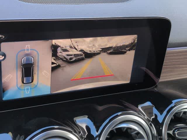 New 2026 Polar White Mercedes-Benz GLB 250 image 28