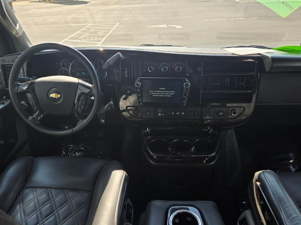 Used 2022 Black Chevrolet Explorer Limited SE image 2