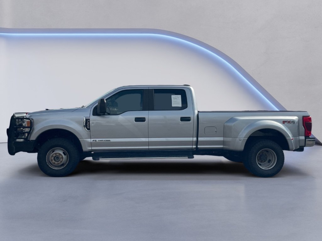 Used 2021 Iconic Silver Metallic Ford XL image 20