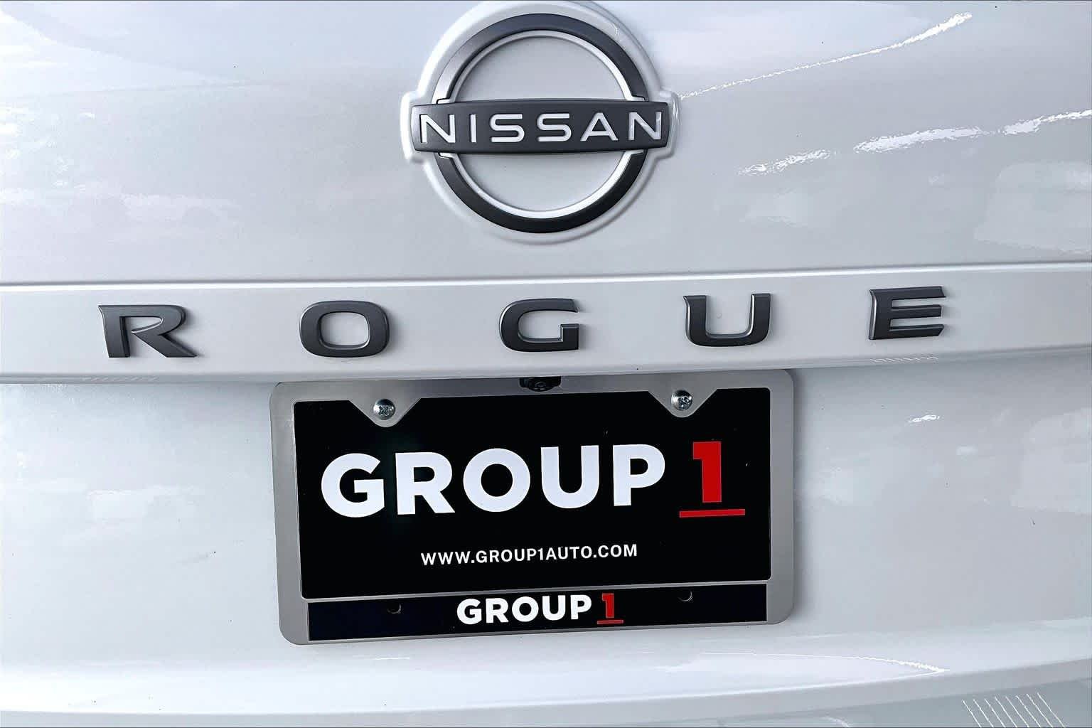 New 2026 Everest White Pearl TriCoat Nissan SV image 8