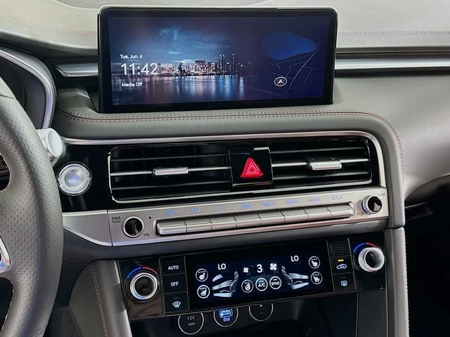 New 2025 Silver Genesis 3.3T Sport Advanced image 16