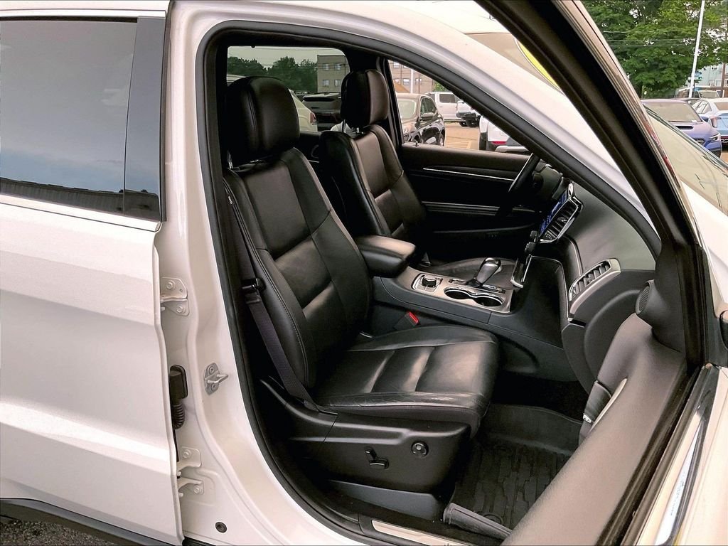 Used 2020 White Jeep Limited image 11