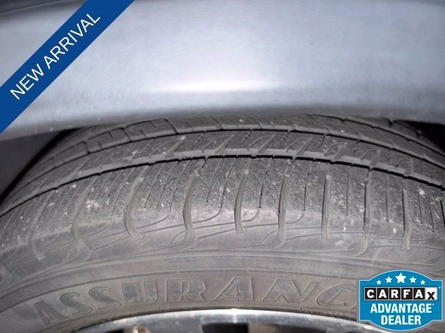 Used 2019 Gun Metallic Nissan SL image 7