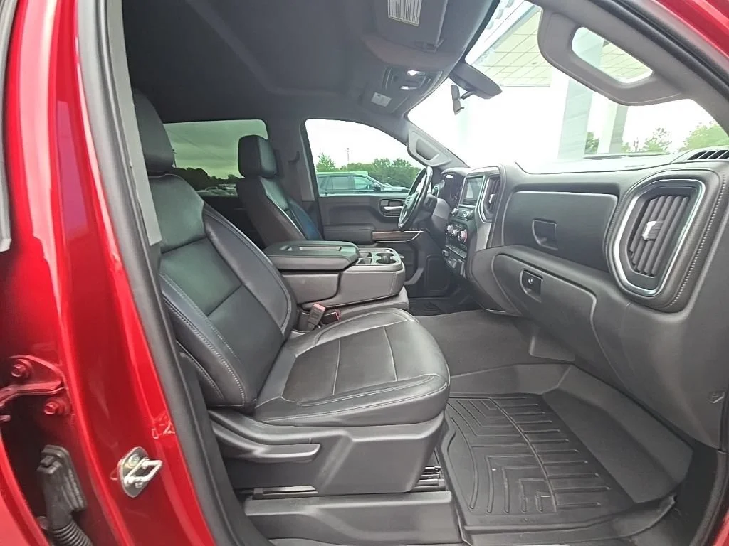 Used 2019 CAJUN RED TINTCOAT Chevrolet LT image 10