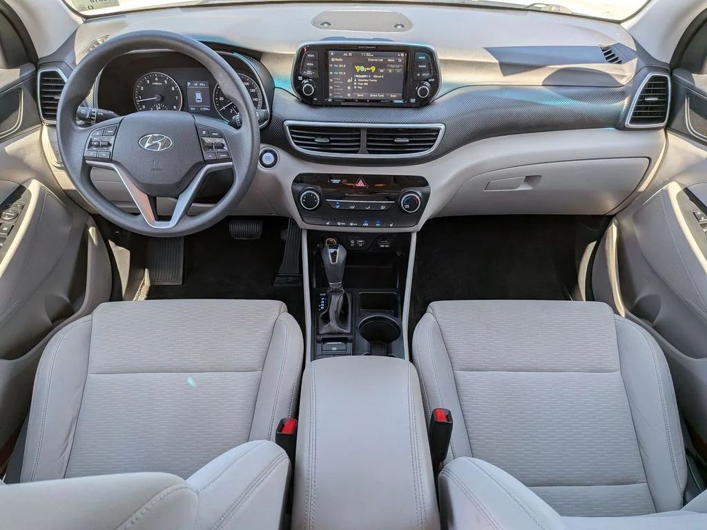 Used 2019 White Hyundai Value image 25