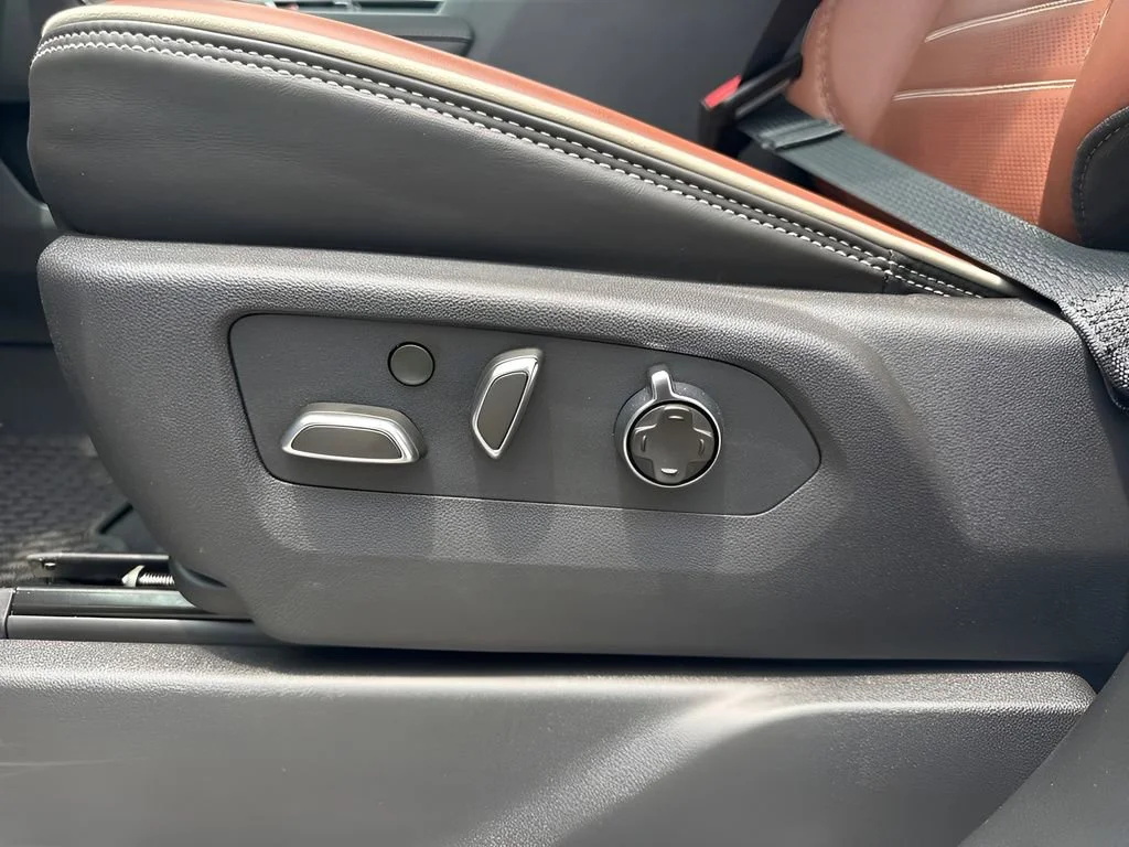 New 2026 Glacier White Tricoat GMC Denali Ultimate image 21