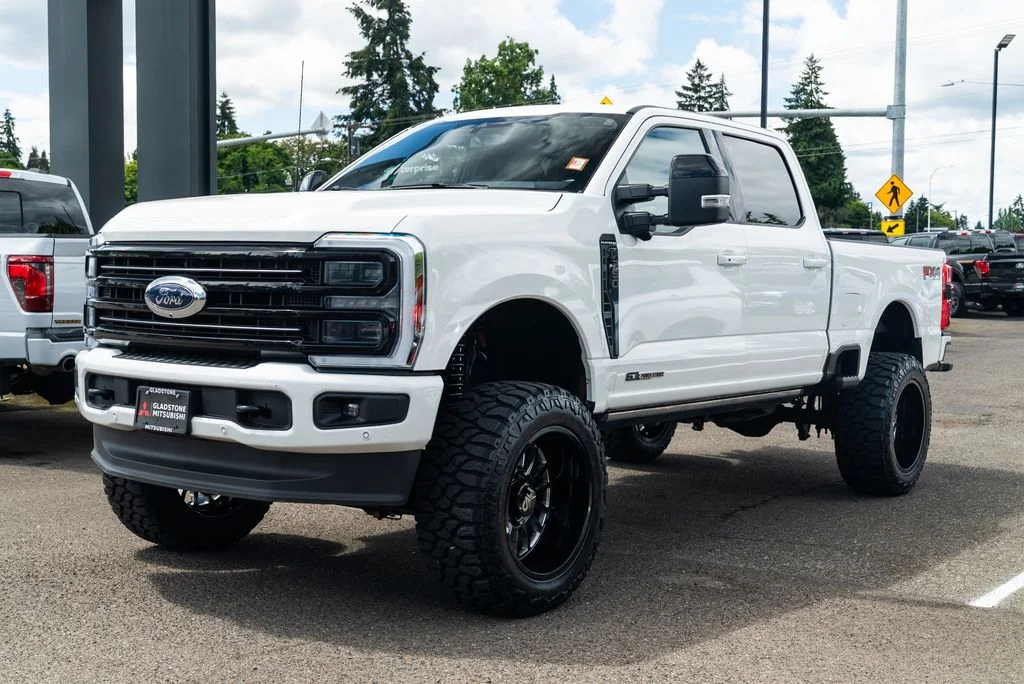 Used 2025 White Ford Platinum image 3