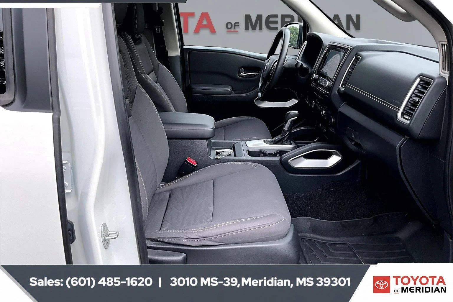 Used 2022 Glacier White Nissan SV image 6