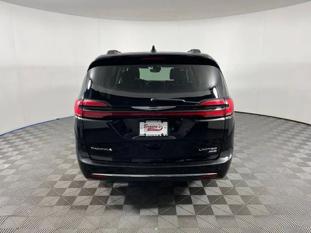 Used 2023 Black Chrysler Limited image 6