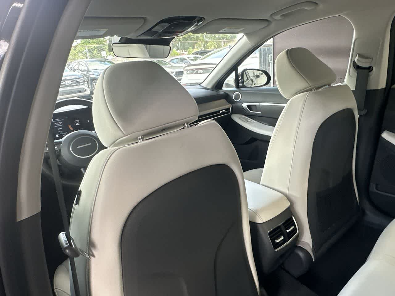 2025 Hyundai Sonata Hybrid SEL - Photo 23
