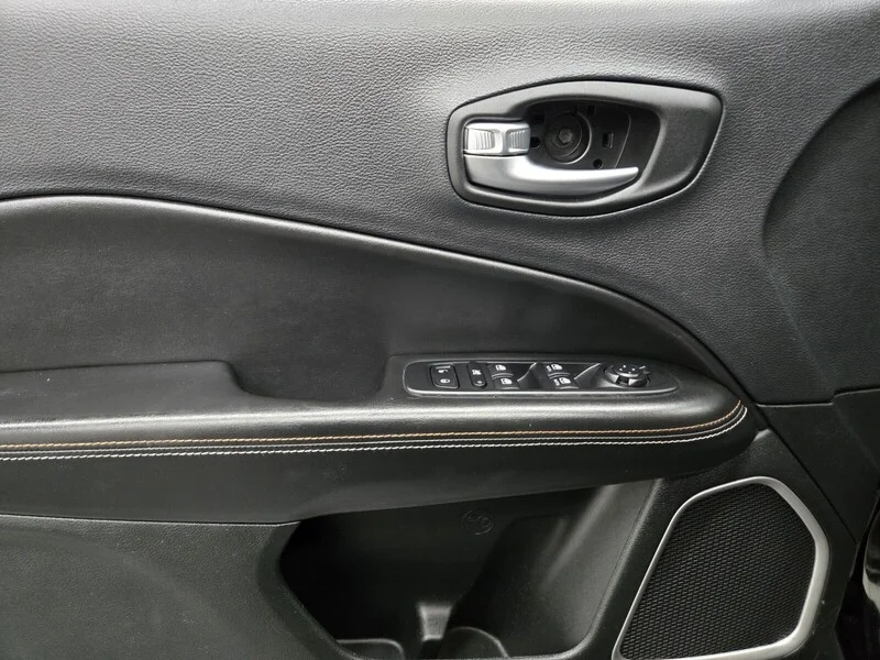 Used 2018 Diamond Black Crystal Pearlcoat Jeep Sport image 14