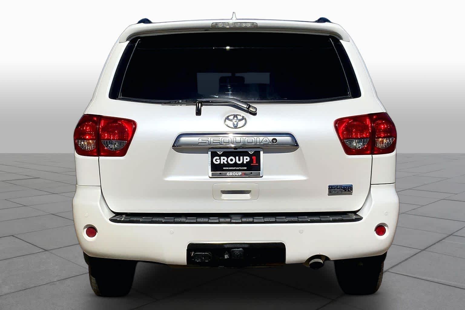 Used 2017 Blizzard Pearl Toyota Platinum image 5