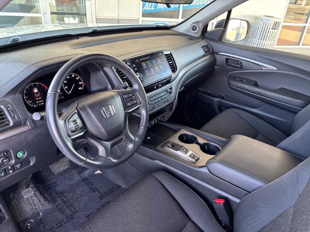 Certified Used 2025 Platinum White Pearl Honda AWD SPORT image 9