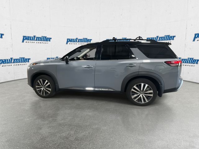 Used 2022 Gray Nissan Platinum image 7