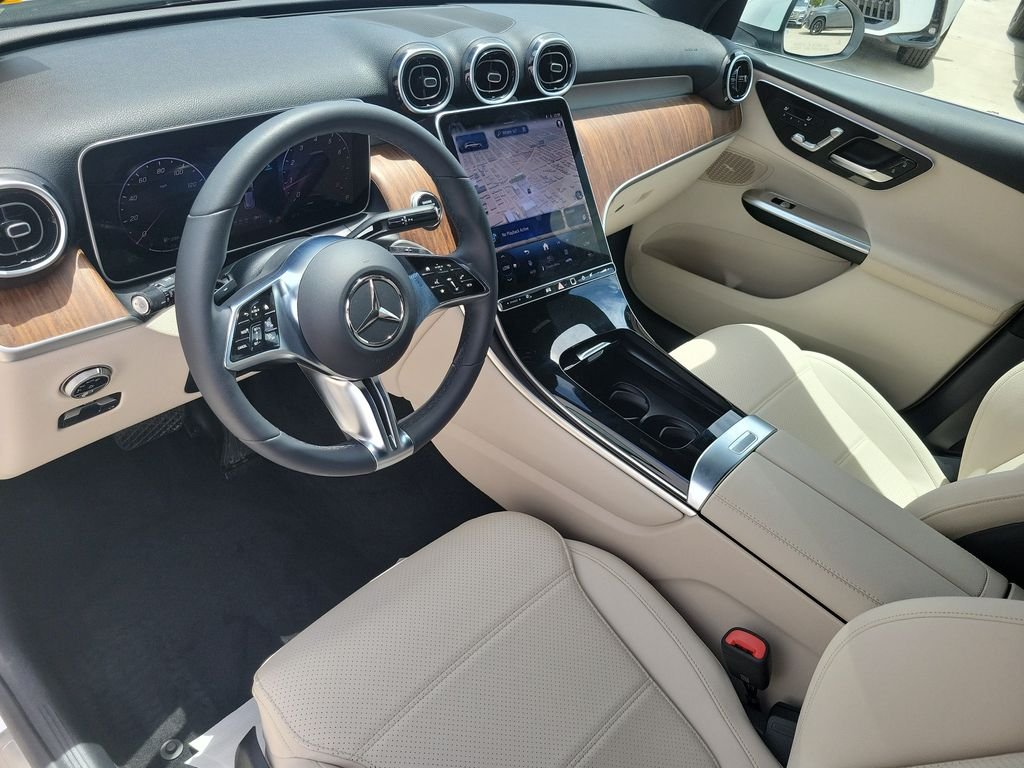 Certified Used 2025 White Mercedes-Benz GLC 300 image 22