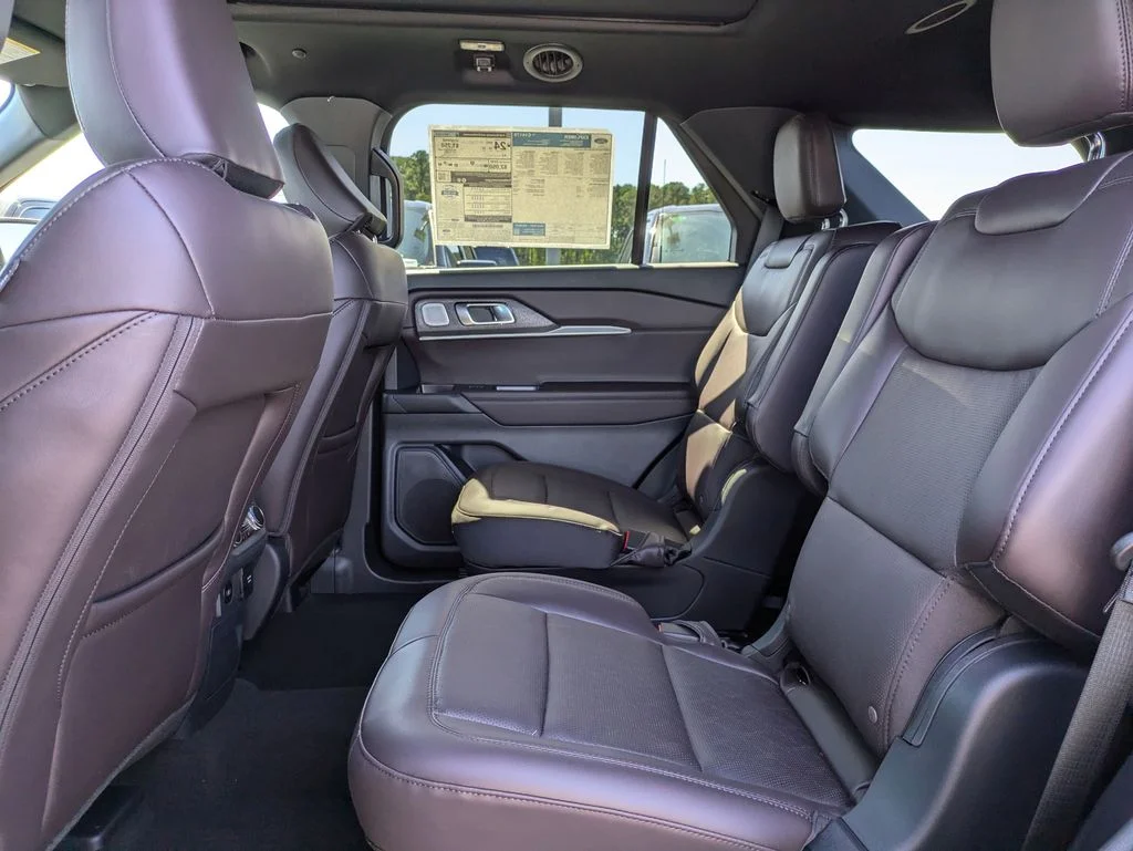 New 2026 Star White Metallic Tri-Coat Ford Platinum image 14