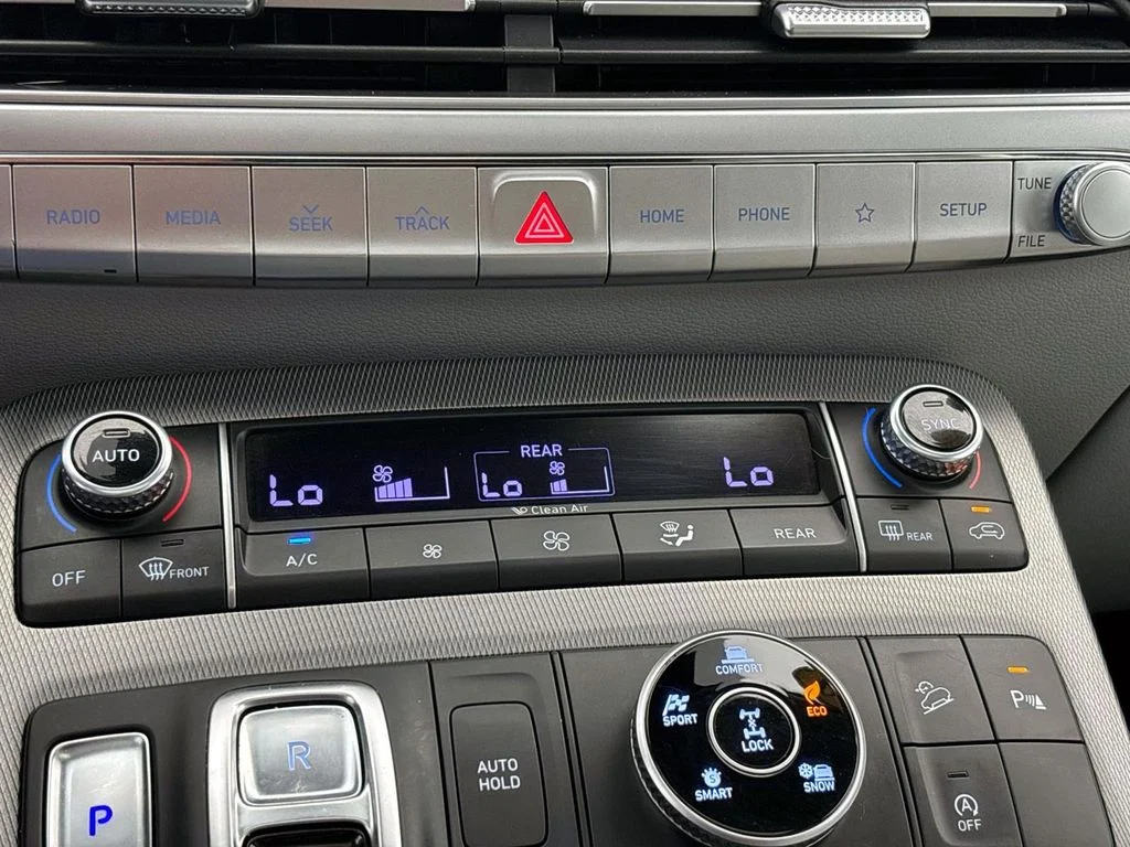 Used 2020 White Hyundai SEL image 25