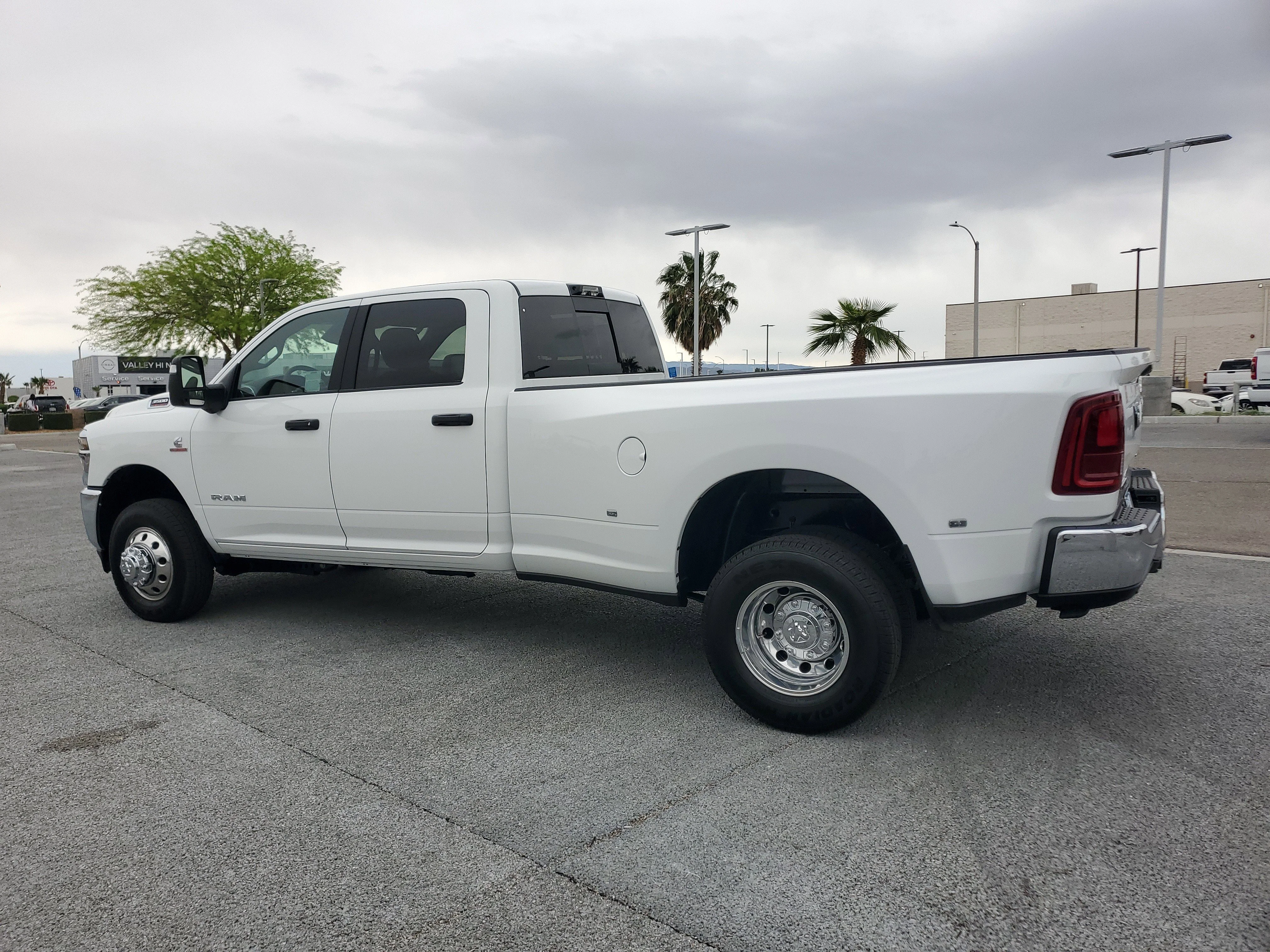 New 2026 Bright White Clear-Coat Exterior Paint RAM Big Horn image 6