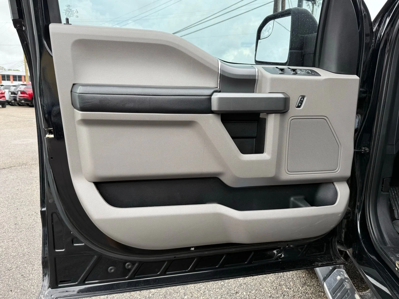 Used 2016 Black Ford XLT image 13