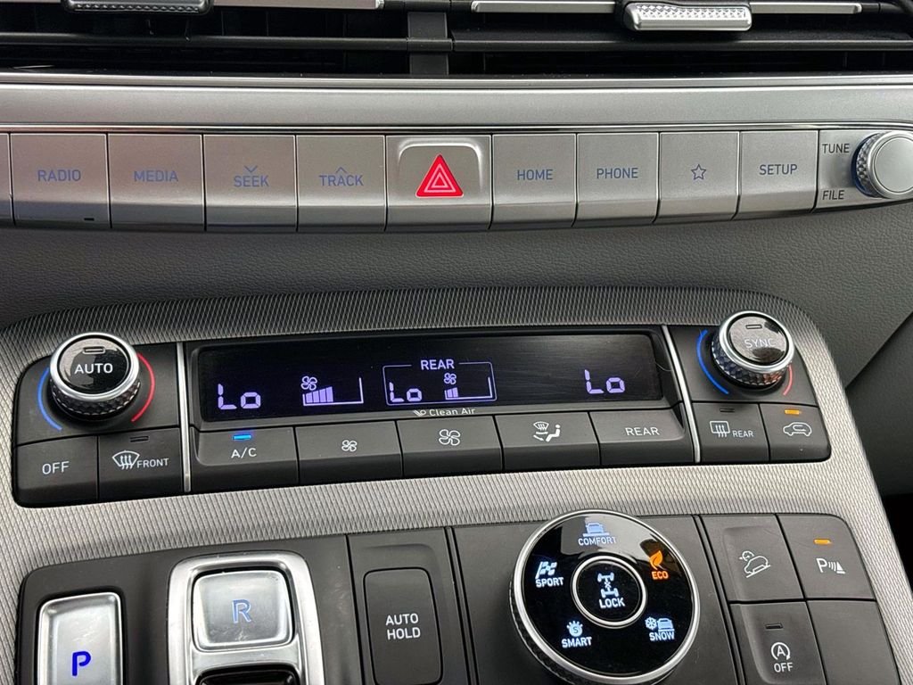 Used 2020 White Hyundai SEL image 25