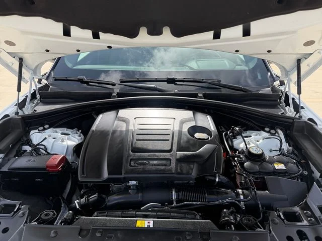 Certified Used 2025 White Land Rover Dynamic SE image 19