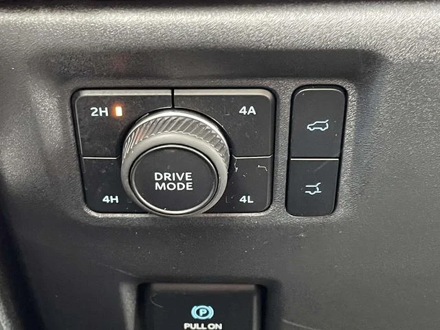 Used 2025 Oxford White Ford Active image 21