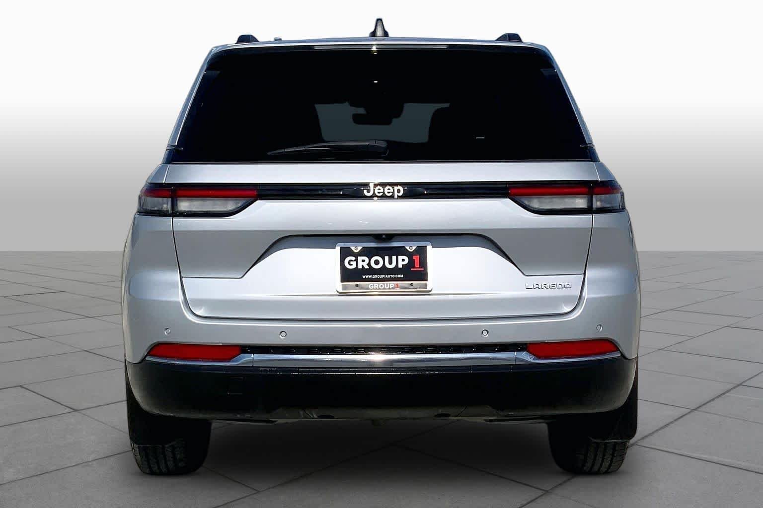 Used 2025 Silver Zynith Jeep Laredo image 5