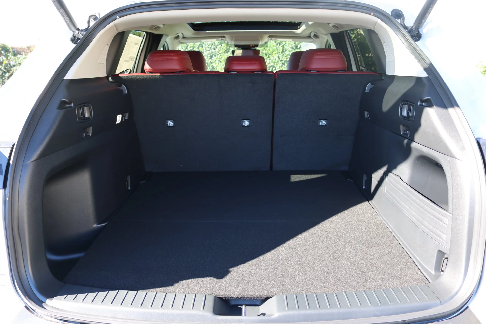 New 2026 Wind Chill Pearl Mazda Premium AWD image 24