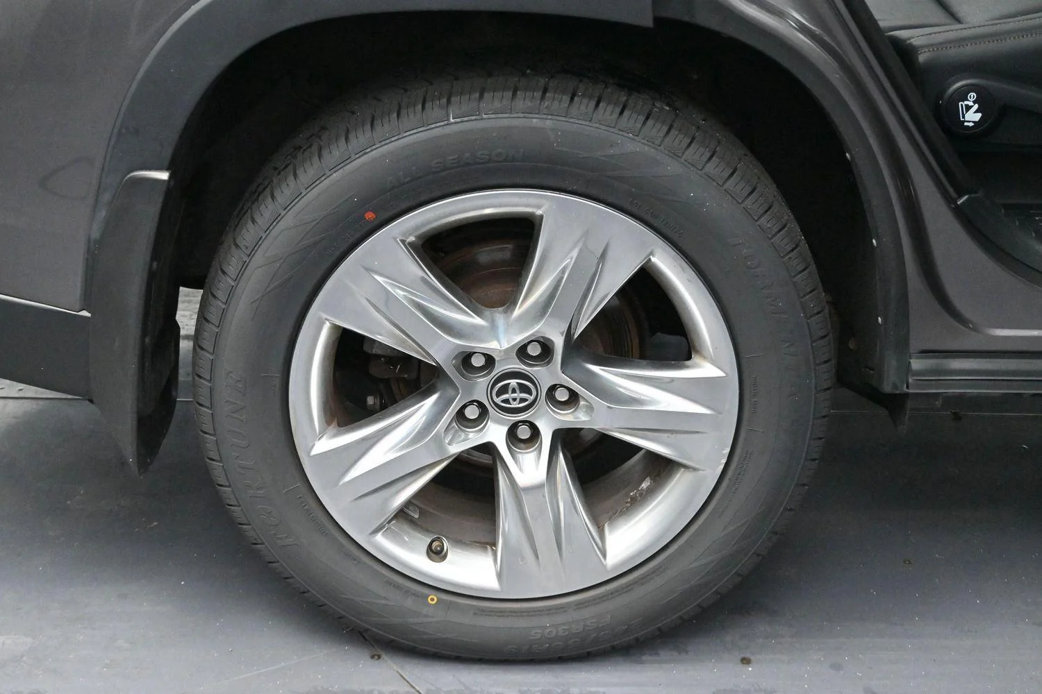 Used 2019 Predawn Gray Mica Toyota Limited image 41