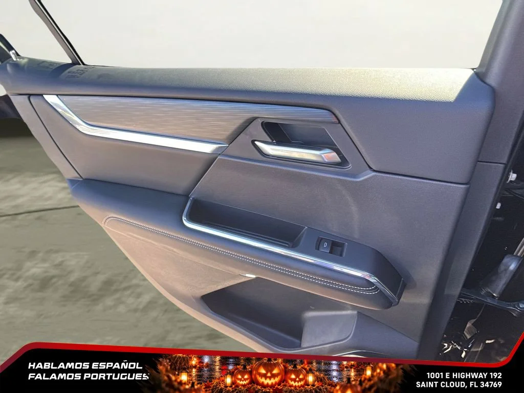 Used 2025 Ebony Twilight Metallic GMC Elevation image 26
