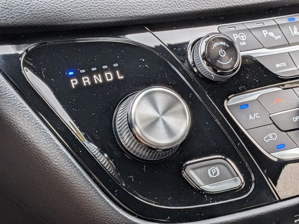 Used 2020 White Chrysler Launch Edition image 19