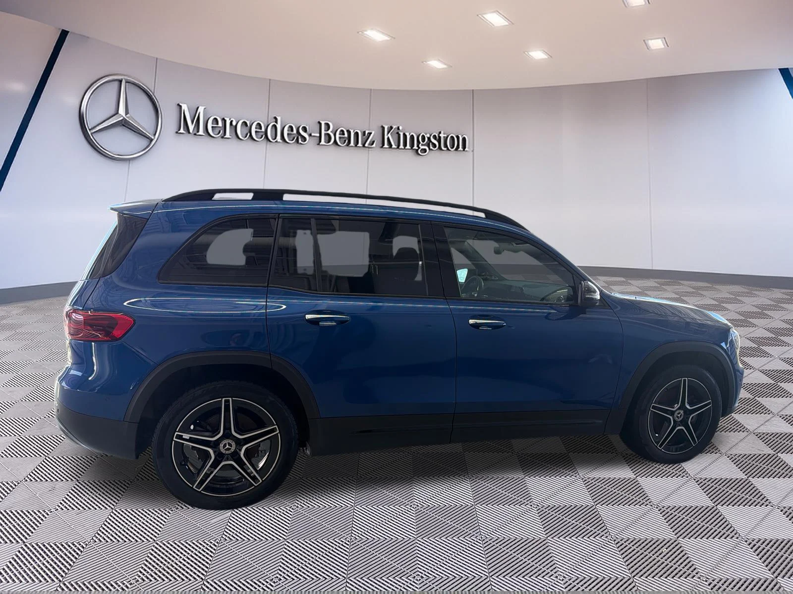 Used 2026 White Mercedes-Benz Glb 250 4matic Suv image 4