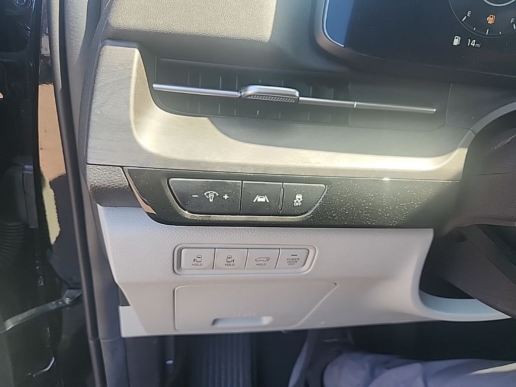 Used 2024 Black Kia SX image 25