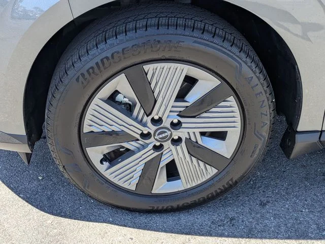 Certified Used 2026 Gun Metallic Nissan SL image 10