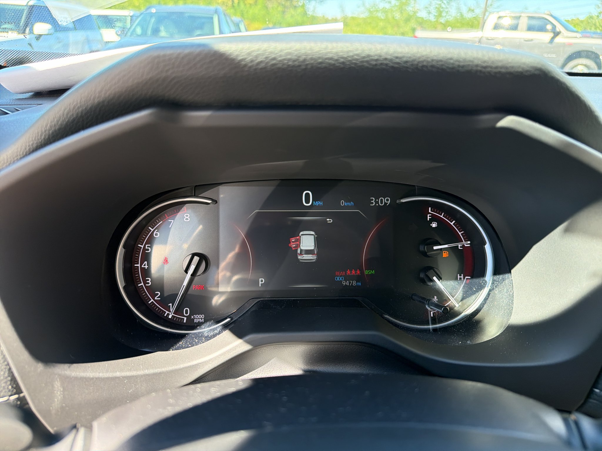 Used 2025 Silver Sky Metallic Toyota XLE image 24