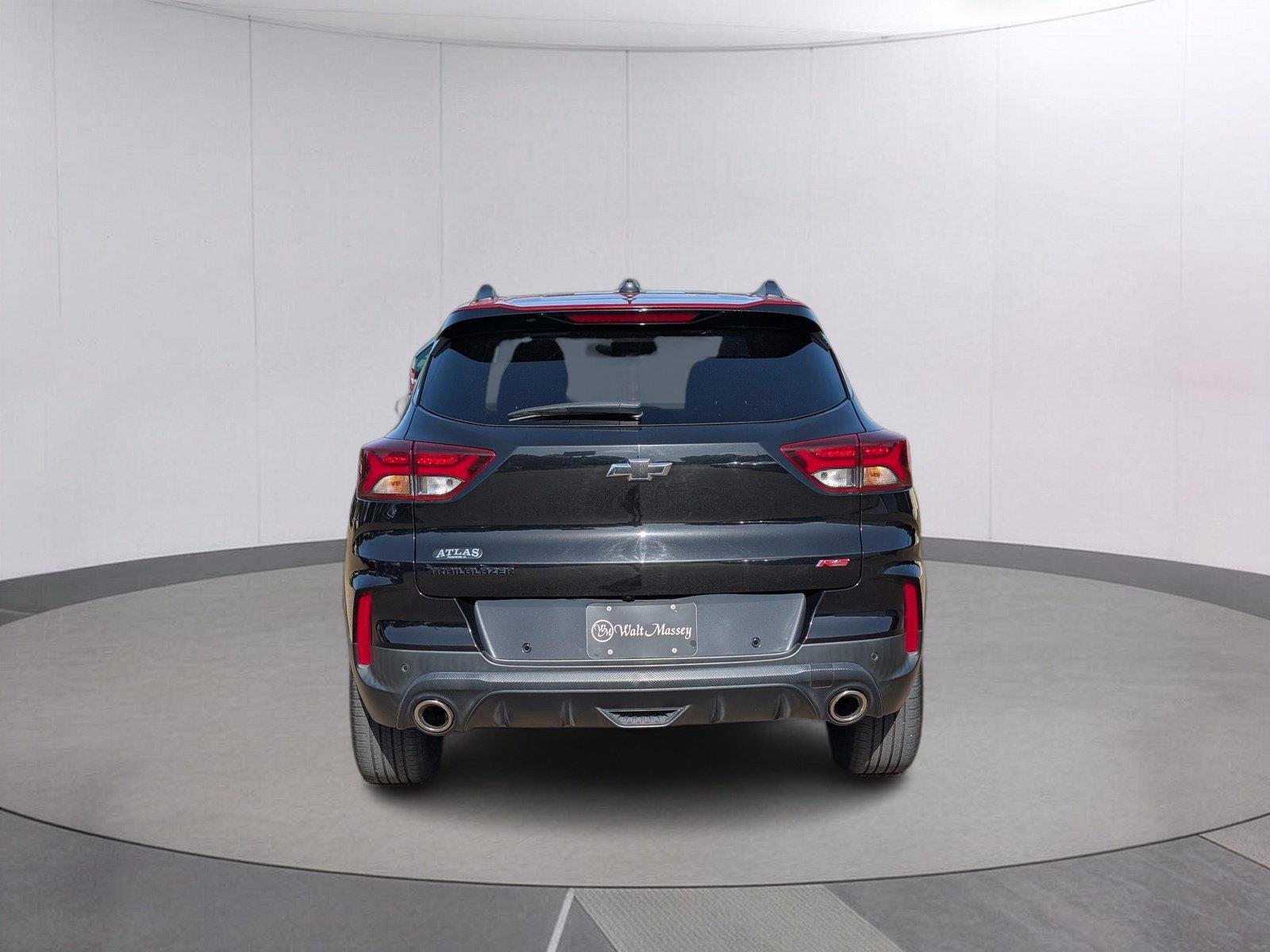 Used 2022 MOSAIC BLACK METALLIC Chevrolet RS image 4