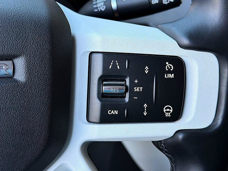 Used 2024 Fuji White Land Rover S image 18