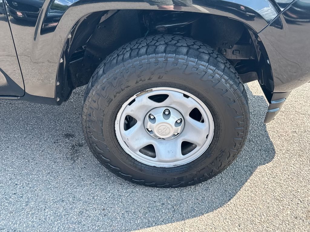 Used 2018 Black Toyota SR5 image 41