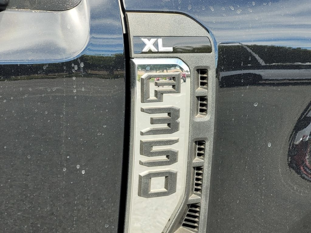 New 2026 Black Ford XL image 5