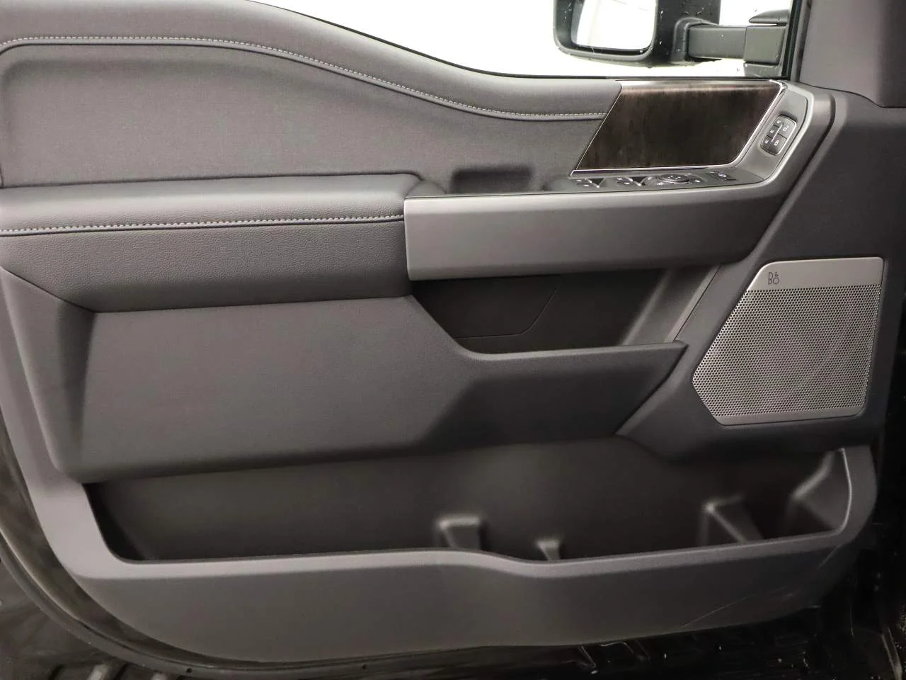 New 2026 Agate Black Metallic Ford F-250® Lariat® image 17