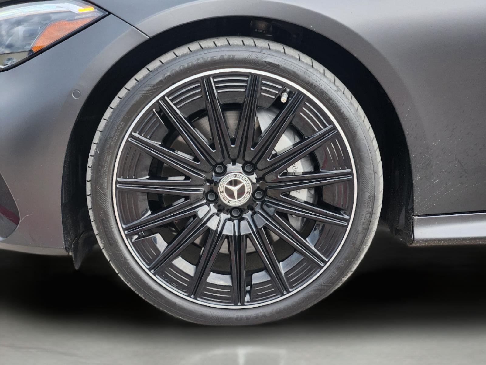 Used 2024 Gray Mercedes-Benz 4MATIC® image 10