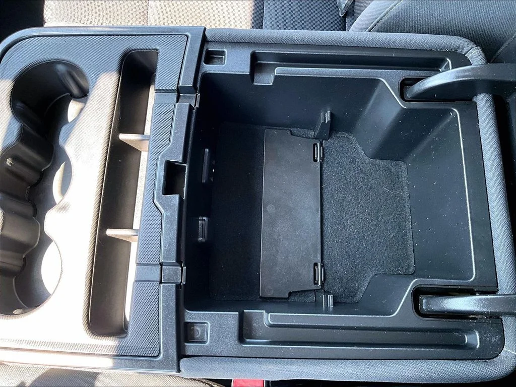 Used 2019 Silver Chevrolet LT image 32